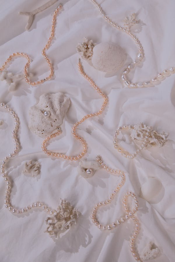 Smart strategies for savvy jewelry buying decisions